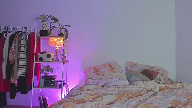 namirmii online show from September 20, 2025, 7:59 pm