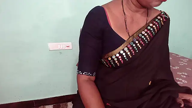 Snapshot of shrutitelugu69 chatting on June 1, 2026, 4:31 pm shrutitelugu69 online show from June 1, 2026, 4:31 pm