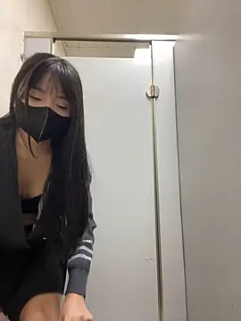 Asia-Lynn online show from December 4, 2024, 2:15 pm