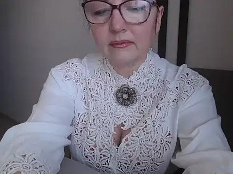 Snapshot of Alma44 chatting on January 6, 2026, 8:29 am Alma44 online show from January 6, 2026, 8:29 am