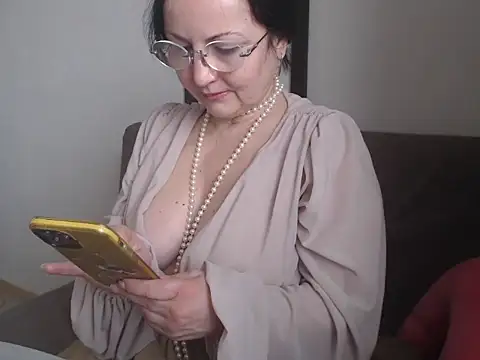 Snapshot of Alma44 chatting on January 14, 2026, 8:31 am Alma44 online show from January 14, 2026, 8:31 am