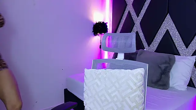 blonde cat15 online show from November 10, 2025, 2:10 am