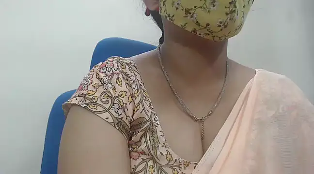 Snapshot of Lovely_Siri_23 chatting on February 20, 2025, 10:04 pm Lovely Siri 23 online show from February 20, 2025, 10:04 pm