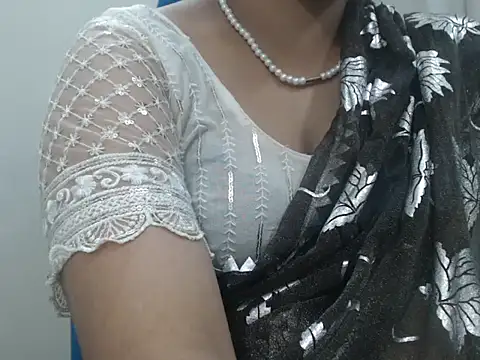 Snapshot of Lovely_Siri_23 chatting on June 30, 2026, 9:32 am Lovely Siri 23 online show from June 30, 2026, 9:32 am
