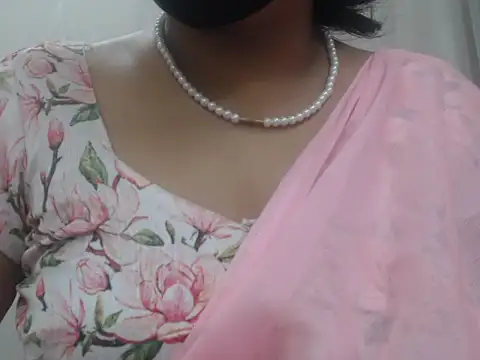 Snapshot of Lovely_Siri_23 chatting on July 26, 2026, 7:04 am Lovely Siri 23 online show from July 26, 2026, 7:04 am