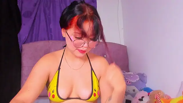 amy 18 online show from September 20, 2025, 8:37 am