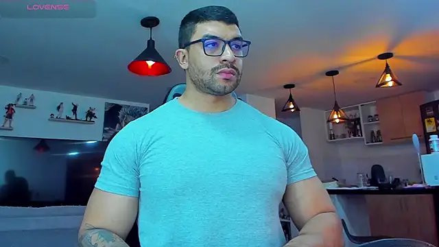 Snapshot of Michael_Diamond chatting on December 16, 2024, 2:57 am Michael Diamond online show from December 16, 2024, 2:57 am