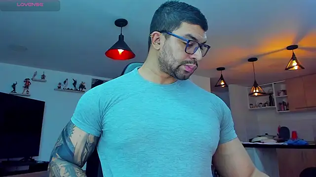 Snapshot of Michael_Diamond chatting on February 10, 2025, 3:35 am Michael Diamond online show from February 10, 2025, 3:35 am