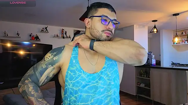 Snapshot of Michael_Diamond chatting on October 10, 2025, 1:15 am Michael Diamond online show from October 10, 2025, 1:15 am