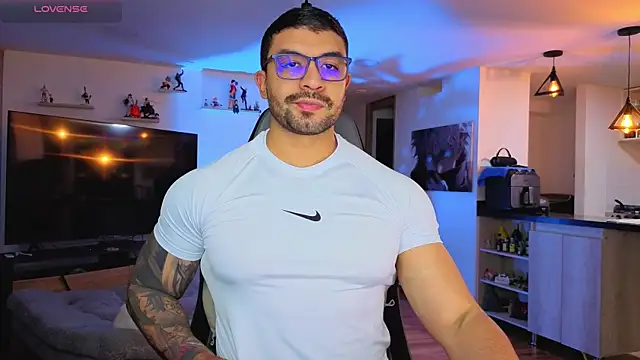 Snapshot of Michael_Diamond chatting on October 23, 2025, 3:06 am Michael Diamond online show from October 23, 2025, 3:06 am