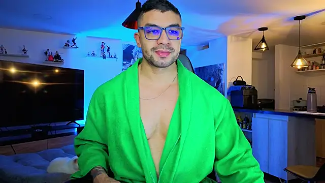 Snapshot of Michael_Diamond chatting on October 24, 2025, 3:36 am Michael Diamond online show from October 24, 2025, 3:36 am