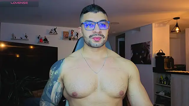 Snapshot of Michael_Diamond chatting on November 22, 2025, 4:55 am Michael Diamond online show from November 22, 2025, 4:55 am