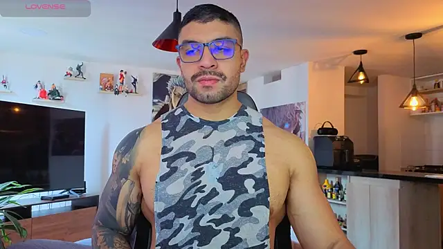 Snapshot of Michael_Diamond chatting on November 23, 2025, 3:45 pm Michael Diamond online show from November 23, 2025, 3:45 pm