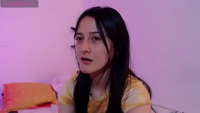 AlissonnFoxx online show from April 8, 2026, 7:36 pm