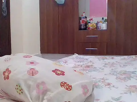 Snapshot of sweet-fancy chatting on October 31, 2025, 7:42 am sweet-fancy online show from October 31, 2025, 7:42 am