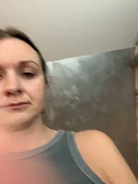 Snapshot of Bella-Tight chatting on February 6, 2026, 10:02 pm Bella-Tight online show from February 6, 2026, 10:02 pm