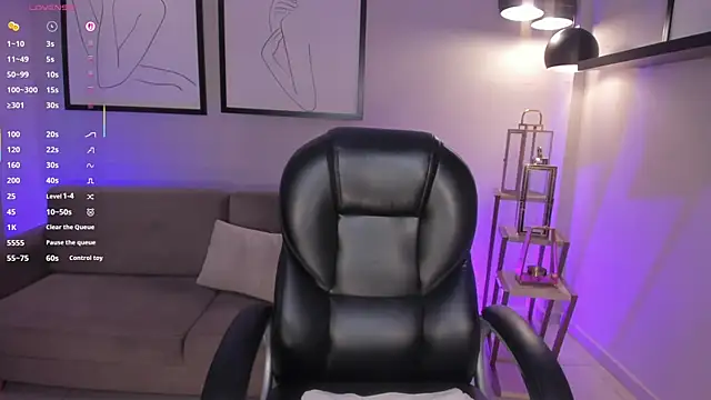 Snapshot of LizzHamilton__ chatting on January 7, 2026, 7:27 pm LizzHamilton online show from January 7, 2026, 7:27 pm