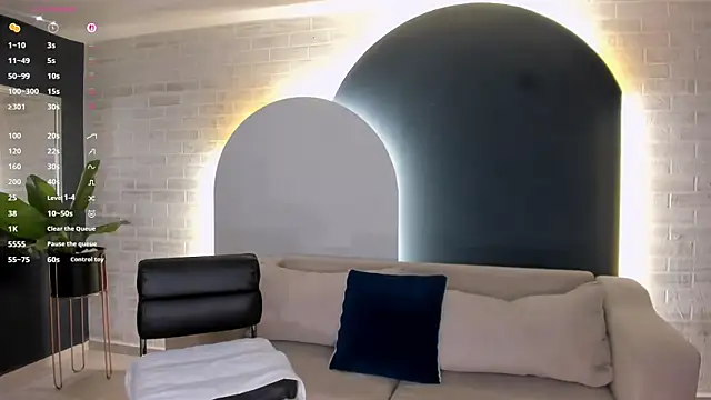 LizzHamilton   online show from March 23, 2026, 8:02 pm