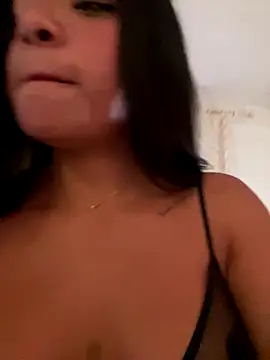 Bellafr online show from October 28, 2025, 10:45 pm