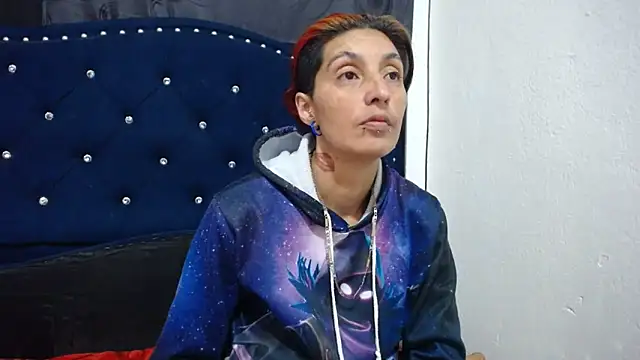 Snapshot of anyu1306 chatting on December 13, 2024, 12:42 am anyu1306 online show from December 13, 2024, 12:42 am