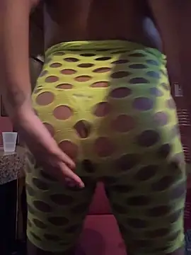 creamdreammmm online show from February 10, 2026, 3:21 am