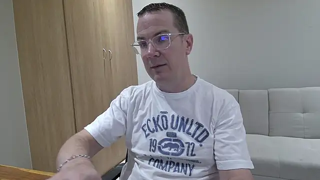 BrettJ81 online show from March 26, 2026, 2:44 pm