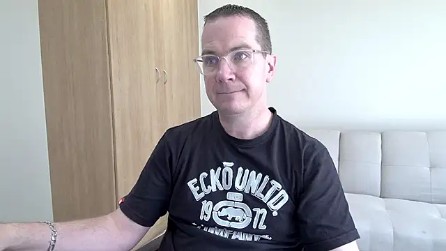Snapshot of BrettJ81 chatting on May 30, 2026, 11:29 am BrettJ81 online show from May 30, 2026, 11:29 am