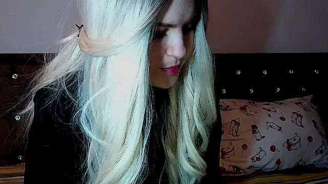 Snapshot of Sara4uu chatting on September 14, 2025, 12:10 am Sara4uu online show from September 14, 2025, 12:10 am