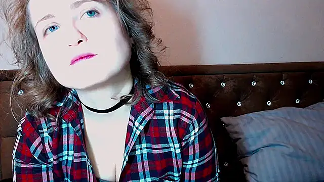 Snapshot of Sara4uu chatting on February 14, 2026, 10:50 pm Sara4uu online show from February 14, 2026, 10:50 pm