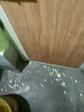 Snapshot of u_wan_me chatting on December 23, 2024, 9:40 pm u wan me online show from December 23, 2024, 9:40 pm