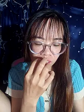   Mai-love19   online show from November 6, 2025, 1:23 pm