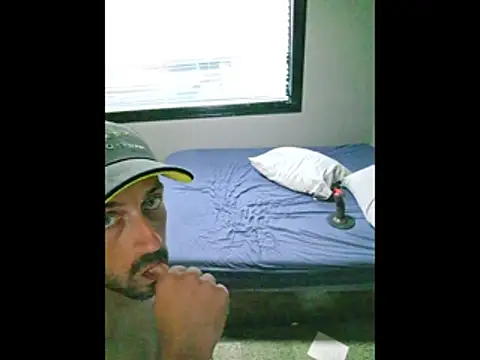 Snapshot of afTerparTycloudz chatting on July 2, 2026, 10:43 am afTerparTycloudz online show from July 2, 2026, 10:43 am