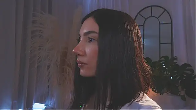 AmyArmstrong online show from November 9, 2025, 2:26 pm