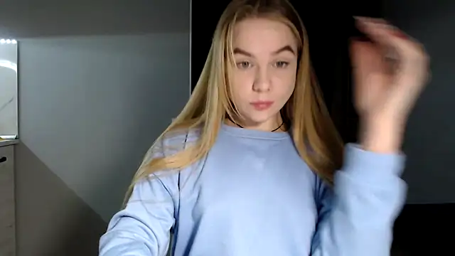 Snapshot of Sunbeam_ chatting on December 6, 2024, 10:19 pm Sunbeam online show from December 6, 2024, 10:19 pm