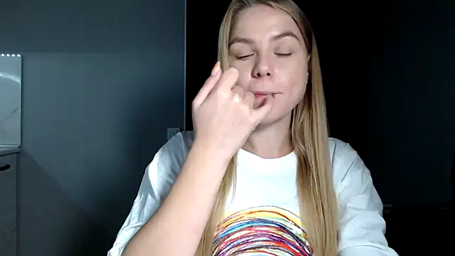 Snapshot of Sunbeam_ chatting on October 15, 2025, 9:59 pm Sunbeam online show from October 15, 2025, 9:59 pm