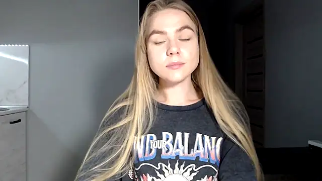 Snapshot of Sunbeam_ chatting on November 22, 2025, 5:01 pm Sunbeam online show from November 22, 2025, 5:01 pm