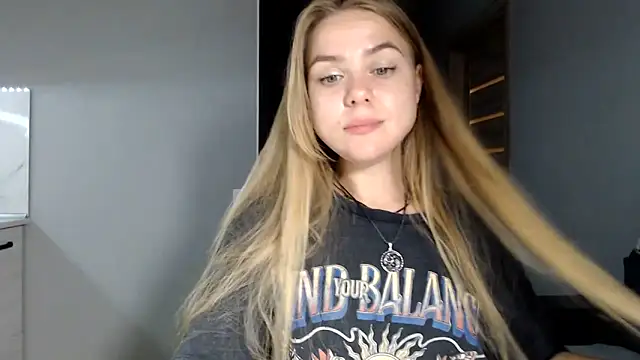 Snapshot of Sunbeam_ chatting on June 15, 2026, 9:39 pm Sunbeam online show from June 15, 2026, 9:39 pm