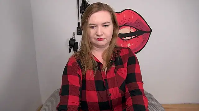 LaraDream online show from November 4, 2025, 4:50 pm