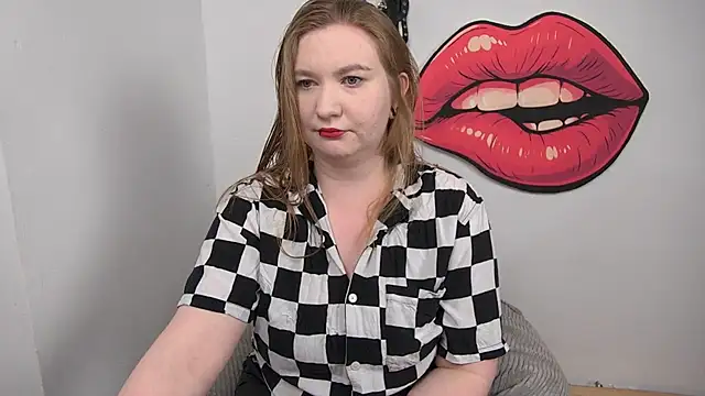 LaraDream online show from December 4, 2025, 3:43 pm