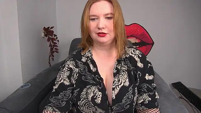 LaraDream online show from July 31, 2026, 2:05 pm