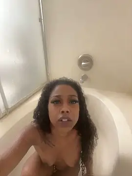 mismialove online show from December 15, 2025, 3:05 pm