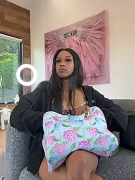 mismialove online show from February 24, 2026, 11:58 pm