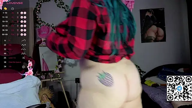 Snapshot of Silvia_Santorskii chatting on December 20, 2025, 7:26 am Silvia Santorskii online show from December 20, 2025, 7:26 am