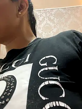 Snapshot of sofia_xxx02 chatting on November 21, 2025, 12:04 pm sofia xxx02 online show from November 21, 2025, 12:04 pm