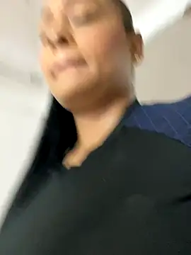 Snapshot of sofia_xxx02 chatting on November 25, 2025, 12:05 pm sofia xxx02 online show from November 25, 2025, 12:05 pm