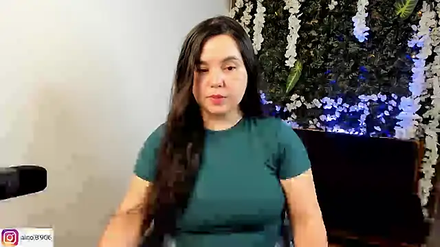 Snapshot of ainohacarter_89 chatting on November 6, 2025, 1:39 am ainohacarter 89 online show from November 6, 2025, 1:39 am