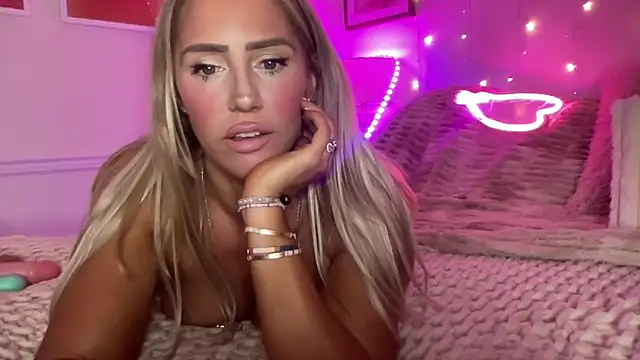 Fitnessbabe69 online show from February 22, 2026, 8:24 am