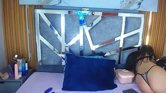 stefanvix202 online show from April 7, 2026, 11:37 pm