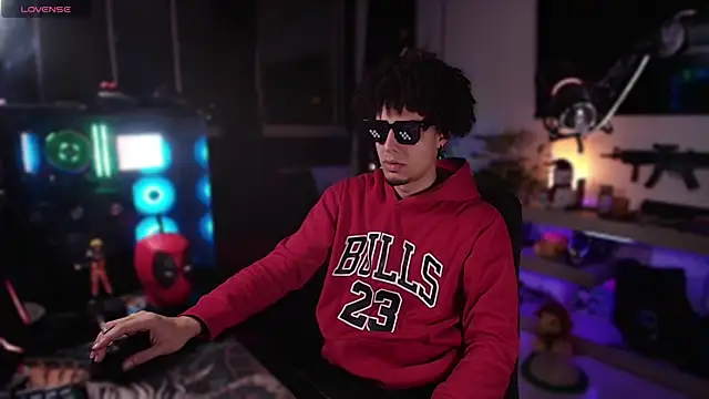 Snapshot of bigryann23 chatting on January 5, 2025, 3:43 am bigryann23 online show from January 5, 2025, 3:43 am