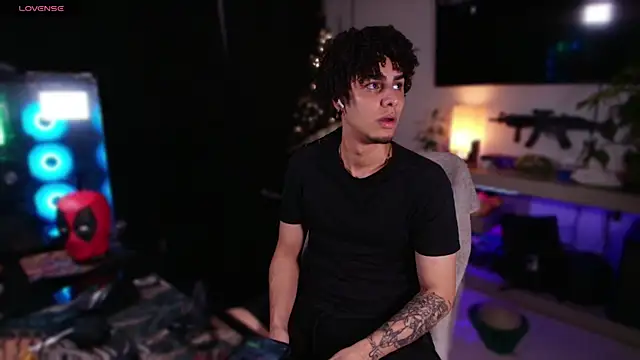 Snapshot of bigryann23 chatting on January 11, 2025, 3:55 am bigryann23 online show from January 11, 2025, 3:55 am